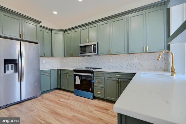 property at 1715 N Broadway