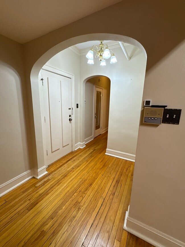 7450 N Claremont Ave in Chicago, IL - Building Photo - Building Photo