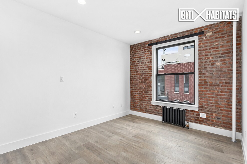 326 Bedford Ave-Unit -D-41W in Brooklyn, NY - Building Photo