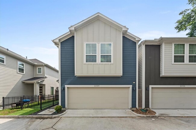 property at 1209 W Tidwell Rd