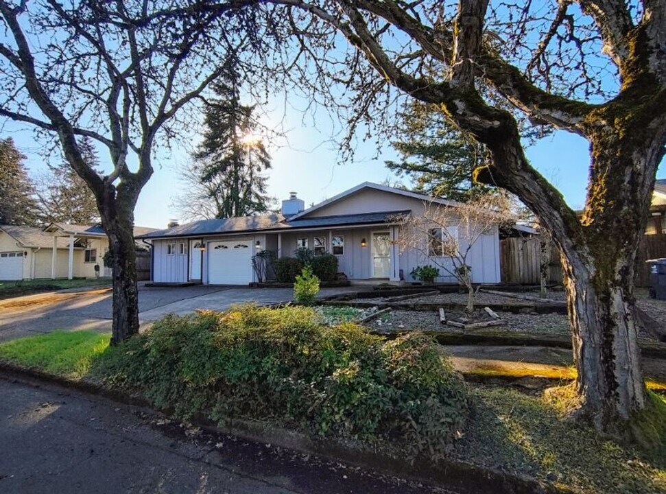 462 Kodiak St in Eugene, OR - Building Photo