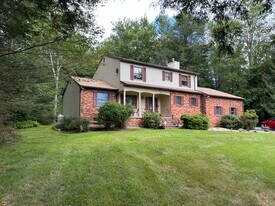 113 Sir Bradford Rd in Blakeslee, PA - Building Photo