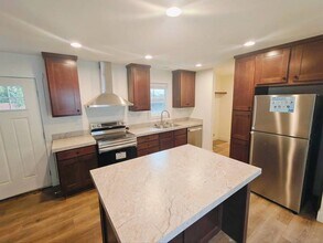 824 S 1st St in Dunsmuir, CA - Building Photo - Building Photo