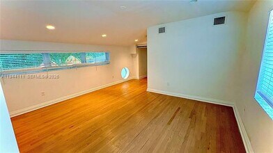 2301 S Miami Ave in Miami, FL - Building Photo - Building Photo