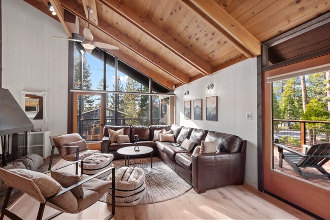 7639 Forest Glen Dr in Tahoe Vista, CA - Building Photo - Building Photo