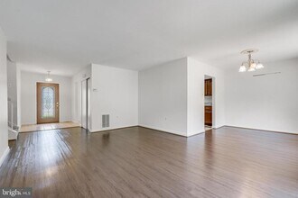 8722 Litwalton Ct in Vienna, VA - Building Photo - Building Photo