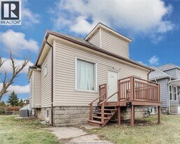 191 Erie St E in Windsor, ON - Building Photo