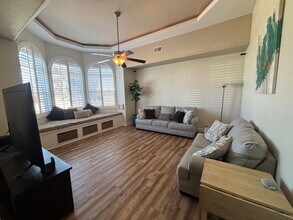 42704 23rd St W in Lancaster, CA - Building Photo - Building Photo