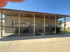 812 Commercial St, Unit A in Palmer, NE - Building Photo - Building Photo