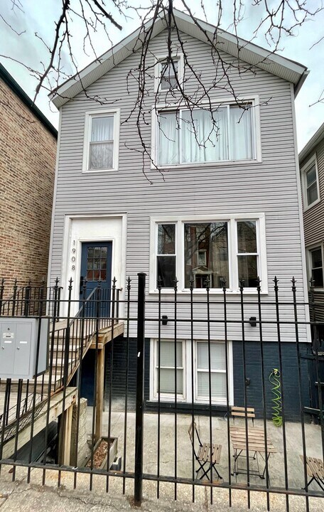 1908 S May St, Unit 1 in Chicago, IL - Building Photo