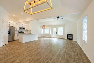 906 Moon Glow Dr in Leander, TX - Building Photo - Building Photo