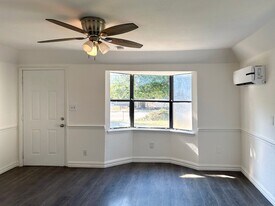 57201 Perry St in Irving, TX - Building Photo