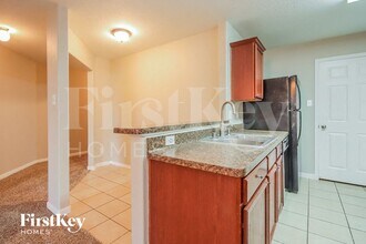 9518 Peridot Green Dr in Rosharon, TX - Foto de edificio - Building Photo