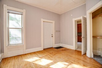 3108 Colfax Ave S, Unit 1 in Minneapolis, MN - Building Photo - Building Photo