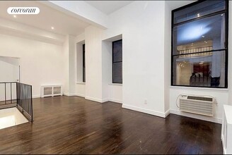 10 E 13th St in New York, NY - Building Photo - Building Photo