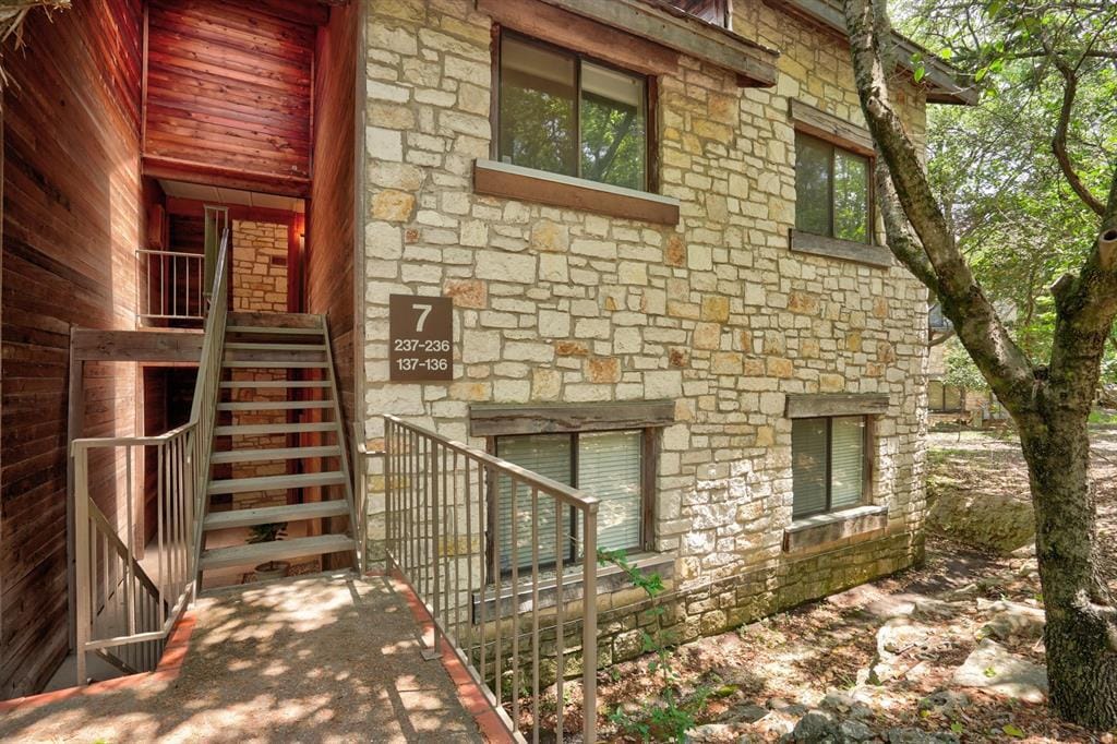 8200 Neely Dr, Unit 236 in Austin, TX - Building Photo