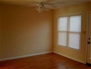 106 Wingate Cir in Warner Robins, GA - Foto de edificio - Building Photo
