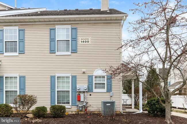 1404 Wharton Rd in Mount Laurel, NJ - Foto de edificio - Building Photo