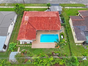 1431 NW 137th St in Miami, FL - Building Photo - Building Photo