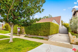 650 S Gretna Green Way in Los Angeles, CA - Building Photo - Building Photo