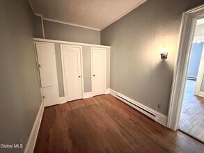 10 W Main St in Fonda, NY - Foto de edificio - Building Photo