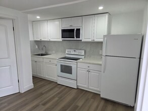 9840 SW 47th St in Miami, FL - Building Photo - Building Photo