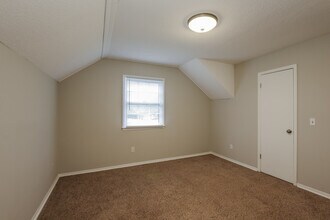 102 1st Day St in Piedmont, SC - Foto de edificio - Building Photo