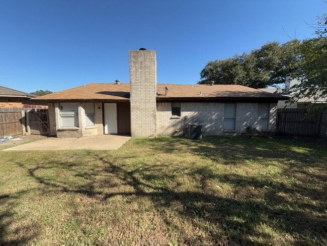 6920 Misty Meadow Dr S in Fort Worth, TX - Foto de edificio - Building Photo
