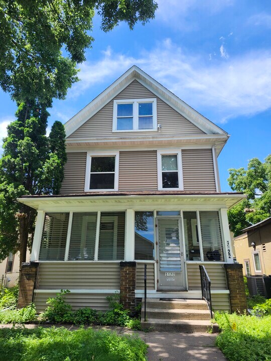 1622 Jefferson St NE in Minneapolis, MN - Building Photo