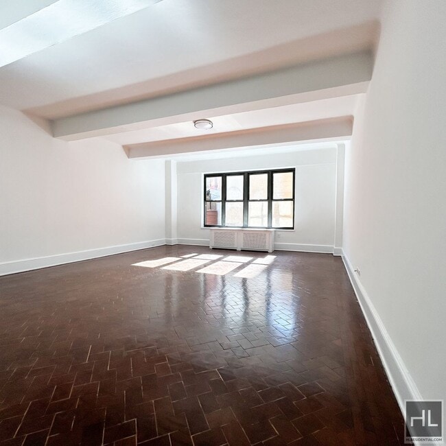 property at 160 W 73rd St