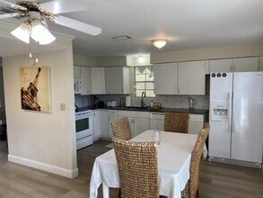 13472 Old Englishtown Rd in Wellington, FL - Building Photo - Building Photo