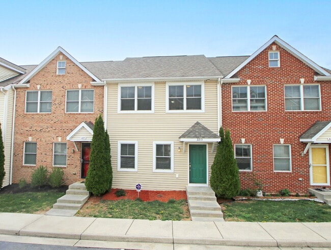 property at 2213 Lapis Ln