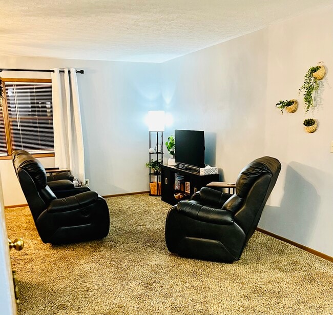 432 E Hoewisher Rd, Unit North end in Sidney, OH - Foto de edificio - Building Photo