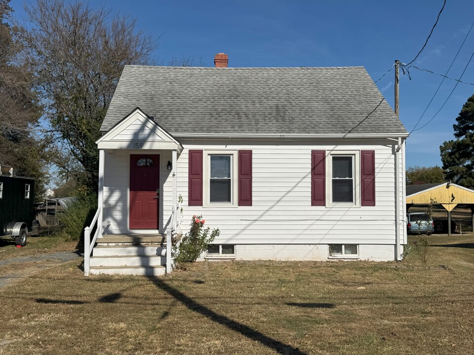 159 Belle Ville Ln in Warsaw, VA - Foto de edificio