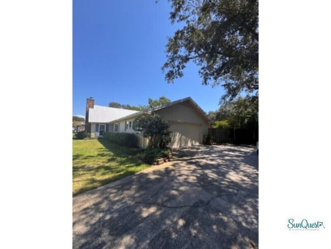 1012 Great Oaks Dr in Gulf Breeze, FL - Building Photo - Building Photo