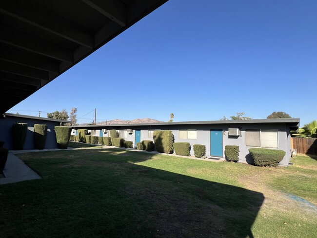 23889 Hemlock Ave, Unit #7 in Moreno Valley, CA - Building Photo - Building Photo