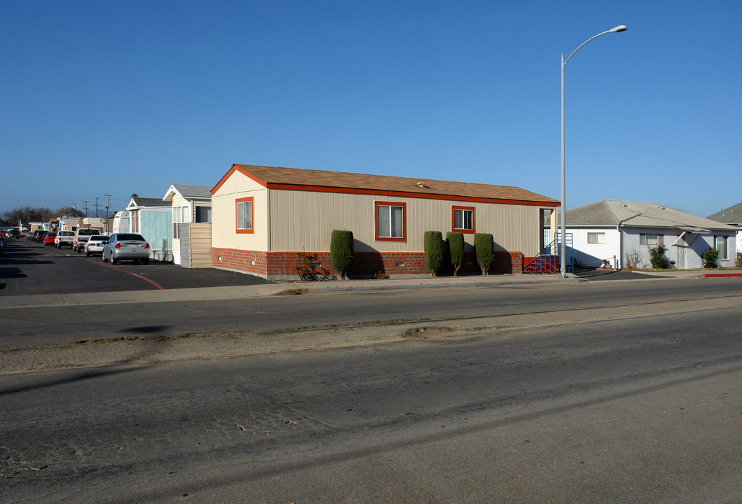 403 N M St in Lompoc, CA - Building Photo