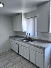 437 E Truslow Ave in Fullerton, CA - Building Photo - Building Photo