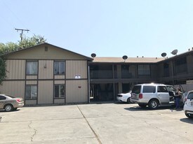 420 E. Rose St. in Stockton, CA - Building Photo