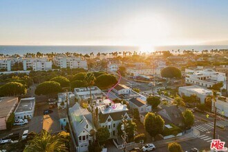 2622 2nd St in Santa Monica, CA - Building Photo - Building Photo