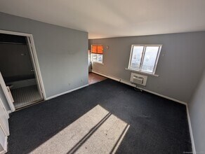 285 Madison Ave in Bridgeport, CT - Building Photo - Building Photo