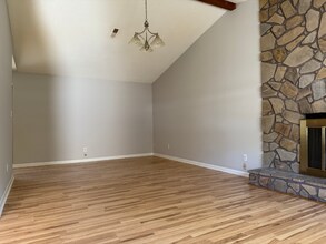 9746 Wallwood Dr SE in Huntsville, AL - Foto de edificio - Building Photo