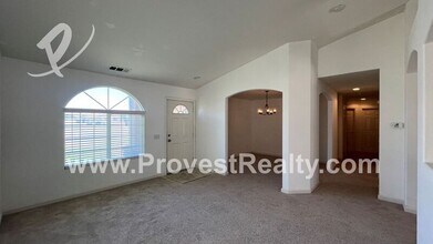 13191 Rolling Hills Ln in Victorville, CA - Building Photo - Building Photo