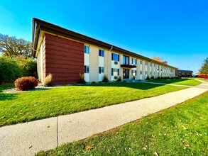 Reid Terrace in Fond du Lac, WI - Foto de edificio - Interior Photo