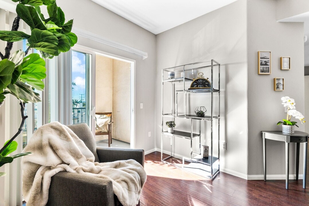 Sunland Gardens LLC in Sun Valley, CA - Building Photo