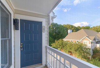 1021 Brighthurst Dr, Unit 307 in Raleigh, NC - Building Photo - Building Photo