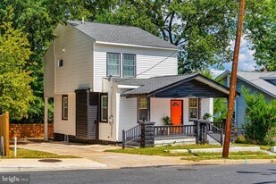 2800 Upshur St in Mount Rainier, MD - Building Photo