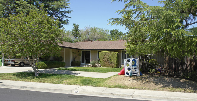 24 Sutters Mill Ct in Walnut Creek, CA - Building Photo - Building Photo