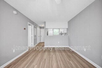 305 Country Club Dr NE in Concord, NC - Building Photo - Building Photo