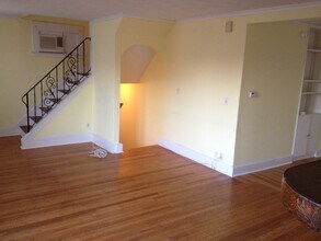 127 Elm St, Unit 2nd Floor in West Haven, CT - Building Photo - Building Photo